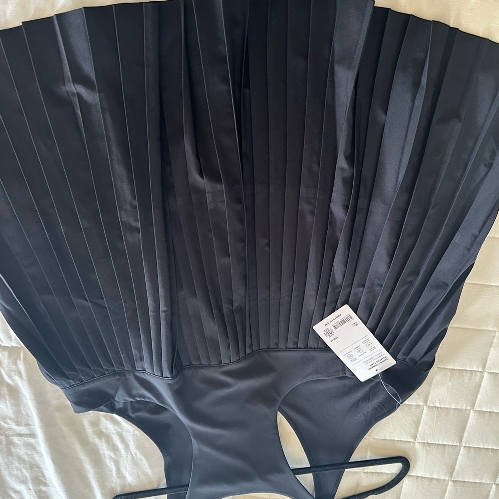 Athleta Black Pleated Tank Top
